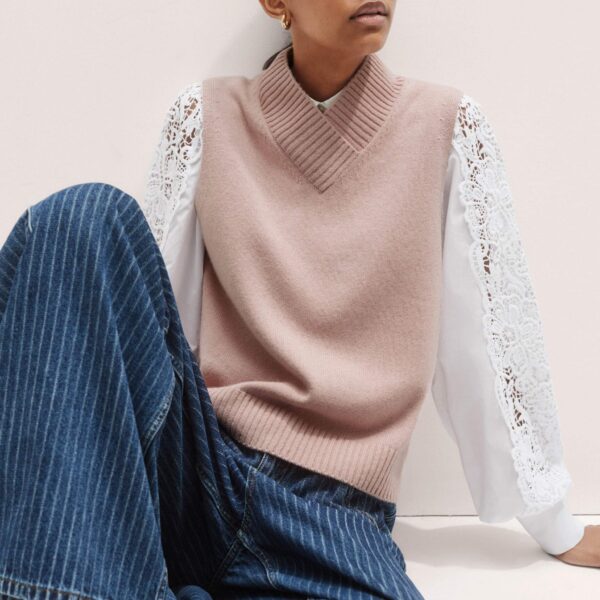 Me + Em Merino Cashmere High V-Neck Knit Vest – luxury British Pink in Me and Em exclusively at Coveti