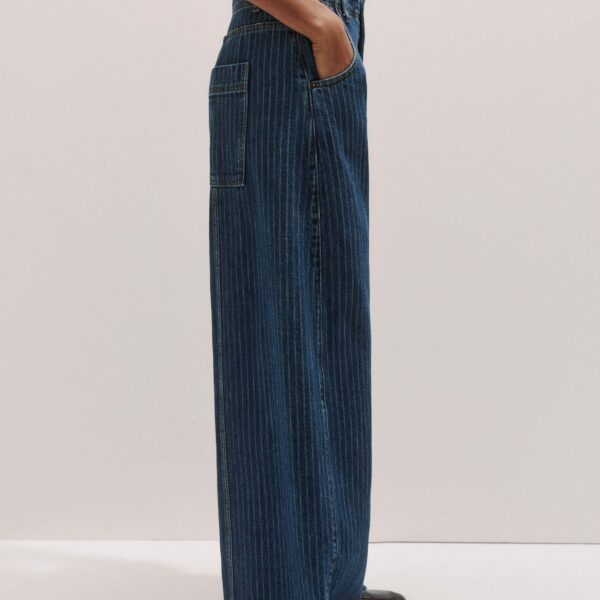 Me + Em Relaxed Stripe Wide-Leg Jean – luxury British Blue in Me and Em exclusively at Coveti