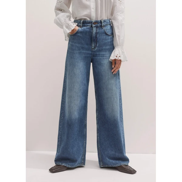 Me + Em Slouchy Long-Length Jean – luxury British Blue in Me and Em exclusively at Coveti