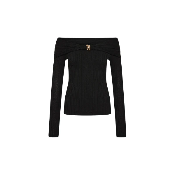 Rebecca Vallance Black Tops The Attie Top in black is a versatile wardrobe staple designed to elevate your everyday styling. Featuring an elegant bardot neckline