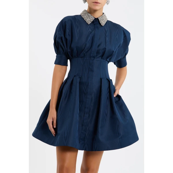 with lining ensuring utmost comfort and effortless wear.