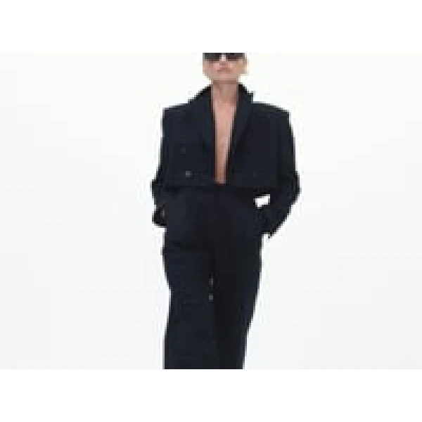 this blazer is a must-have addition to your wardrobe and pairs perfectly with our Maxwell Pant.