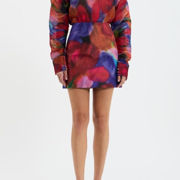 pleated bodice with a relaxed fit and cocoon long sleeves reimagines a timeless silhouette