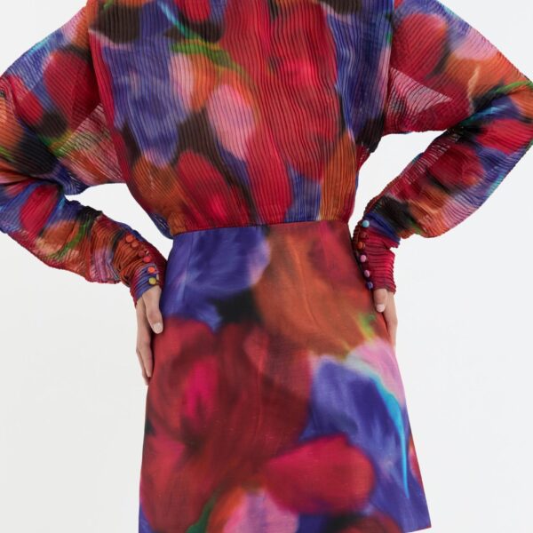 this dress is a lovely choice for your next special event.