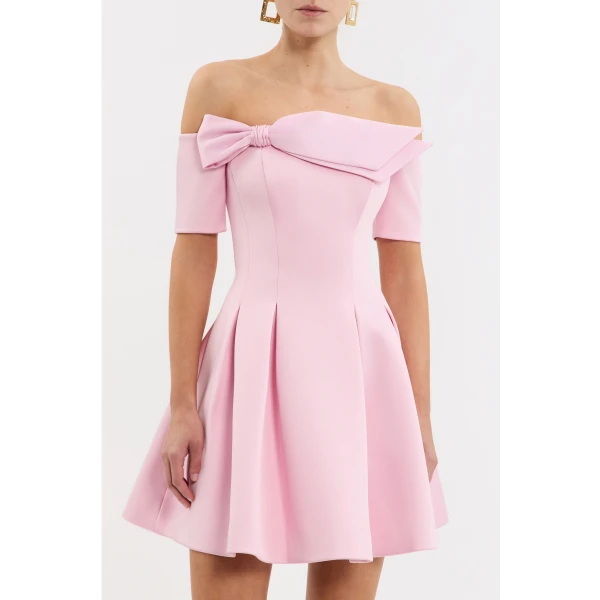 this dress is a refined choice for your next special occasion.