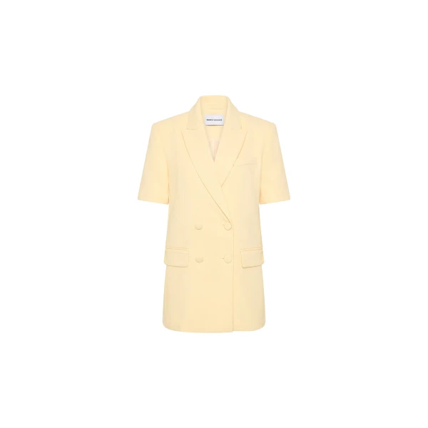Rebecca Vallance Yellow Jackets The Rowan Blazer seamlessly harmonises timeless sophistication and modern style in a soft butter-yellow hue. Its oversized boxy silhouette and single-breasted design shape a flattering fit