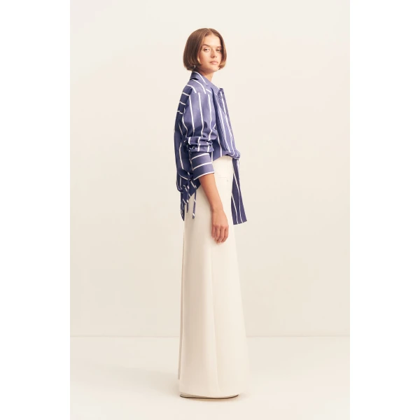 Long sleeve shirt in chambray blanc in a premium striped cotton.