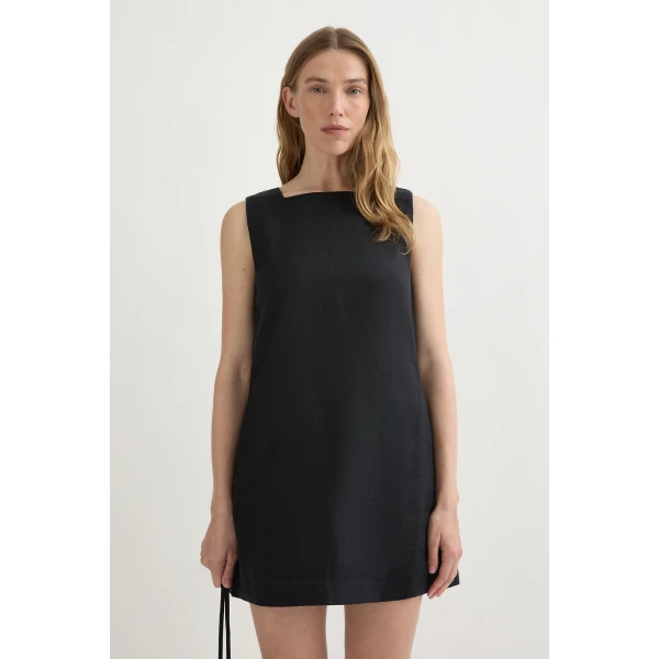 Posse Emma Shift Dress - Black – sustainable Dresses in Black from Australian designer at Coveti.