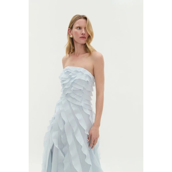 Aje Aus  – structured silhouette with raw femininity from Coveti