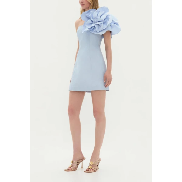 Aje Aus  – structured silhouette with raw femininity from Coveti