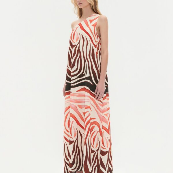 Aje Aus  – structured silhouette with raw femininity from Coveti