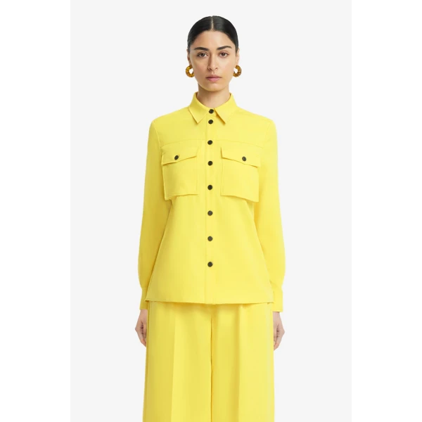 Collared neckline