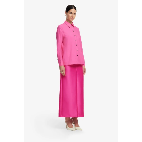 Curved hemline