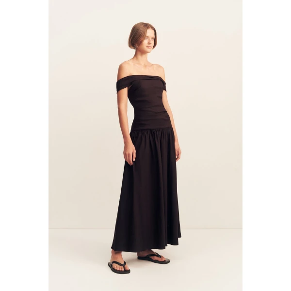 Off shoulder maxi dress in ganache in a premium stretch linen blend.