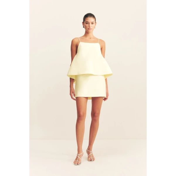 Square neck flared cami in yuzu in a luxurious cotton sateen blend.