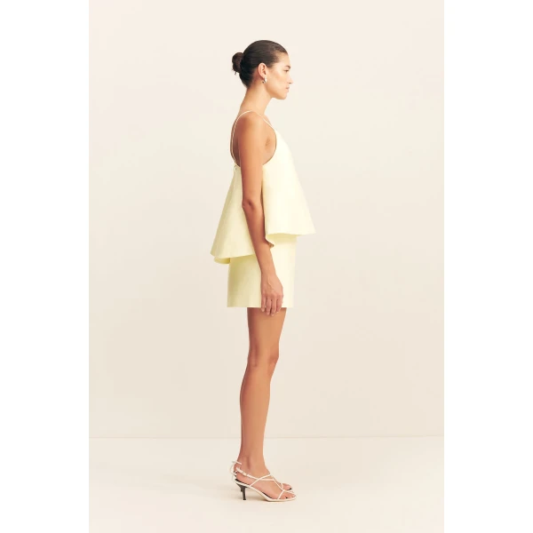 Square neck flared cami in yuzu in a luxurious cotton sateen blend.