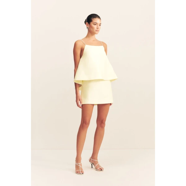 Square neck flared cami in yuzu in a luxurious cotton sateen blend.