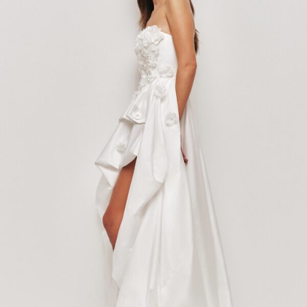 Aje Aus Dresses – structured silhouette with raw femininity from Coveti