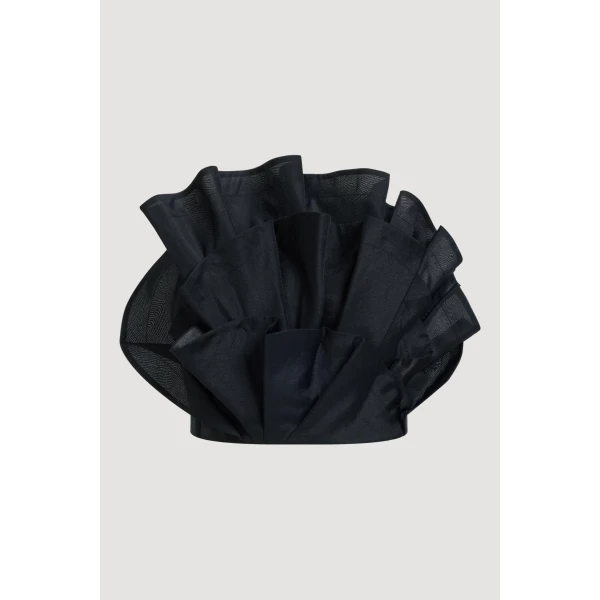 Aje clothing Aus Tops – structured silhouette with raw femininity from Coveti