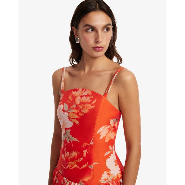 Rounded neckline