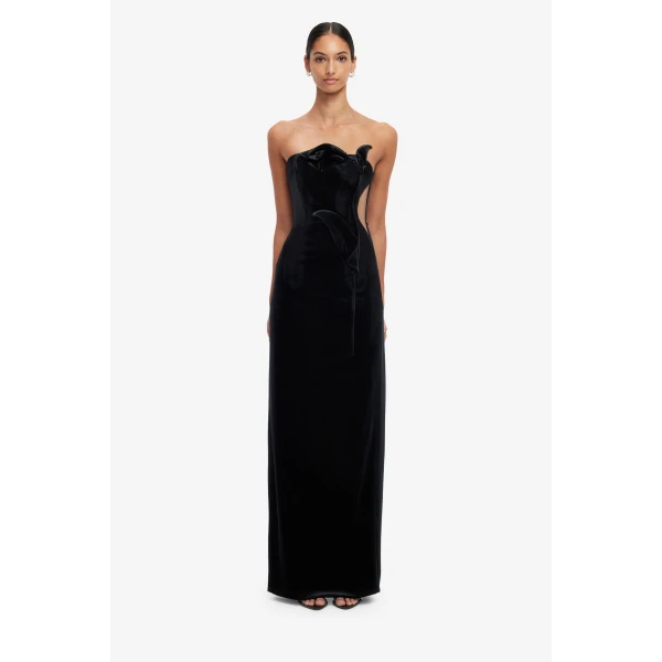 Strapless neckline