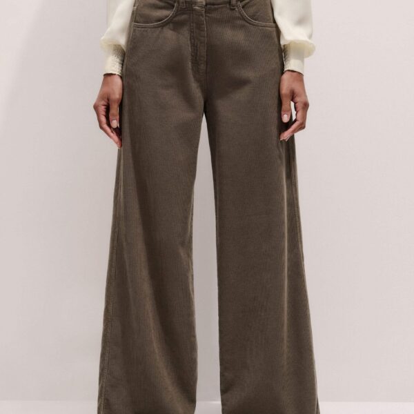 Me + Em AM-PM Wide-Leg Trouser – luxury British Grey in Me and Em exclusively at Coveti
