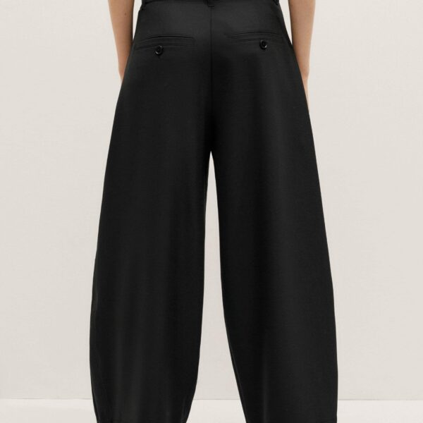 Me + Em Barrel Leg Pant – luxury British Black in Me and Em exclusively at Coveti
