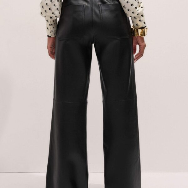 Me + Em Boot Cut Pant – luxury British Black in Me and Em exclusively at Coveti