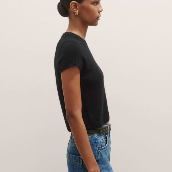 Me + Em Cashmere Shrunken Baby Tee – luxury British Black in Me and Em exclusively at Coveti