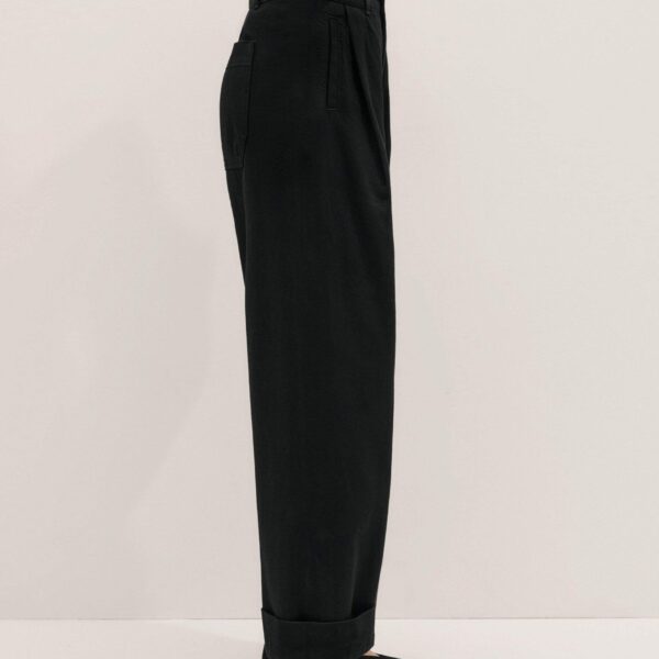Me + Em Clever Jean – luxury British Black in Me and Em exclusively at Coveti