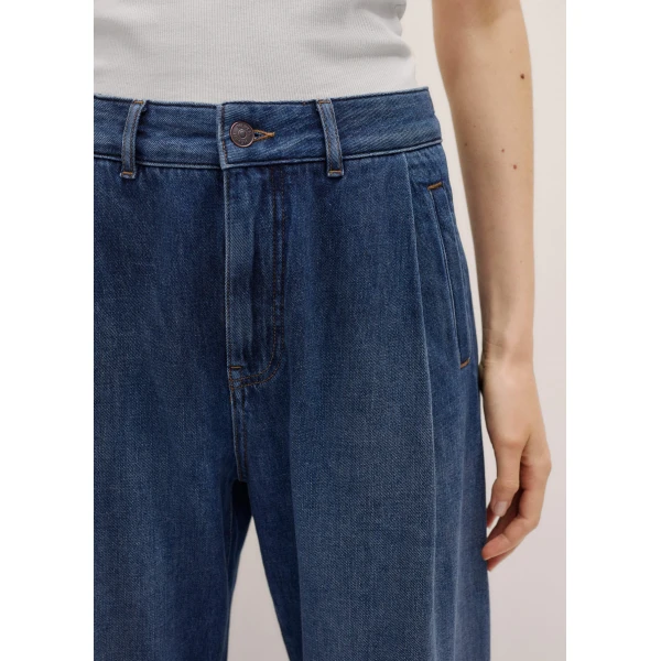 Me and Em Clever Jean, view 4