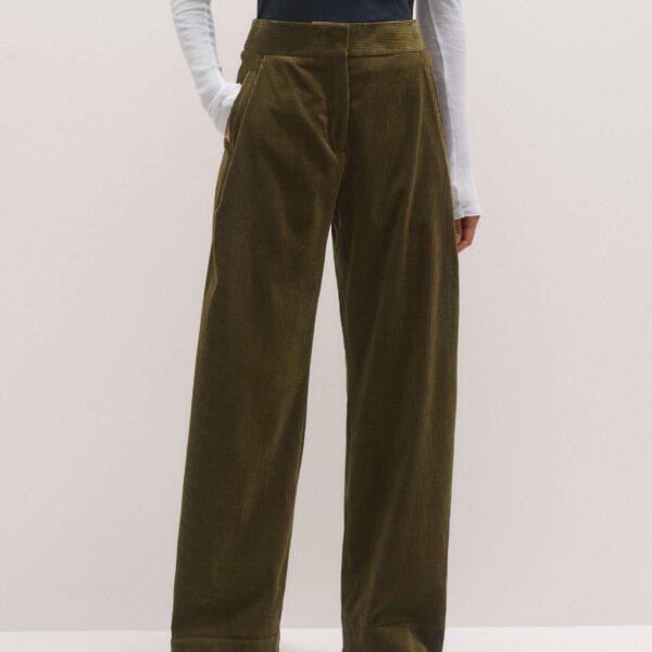 Me + Em Clever Trouser – luxury British Green in Me and Em exclusively at Coveti