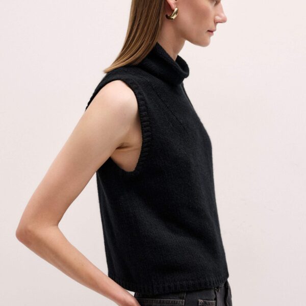 Me and Em Crop Sweater Vest – luxury British Black in Me and Em exclusively at Coveti