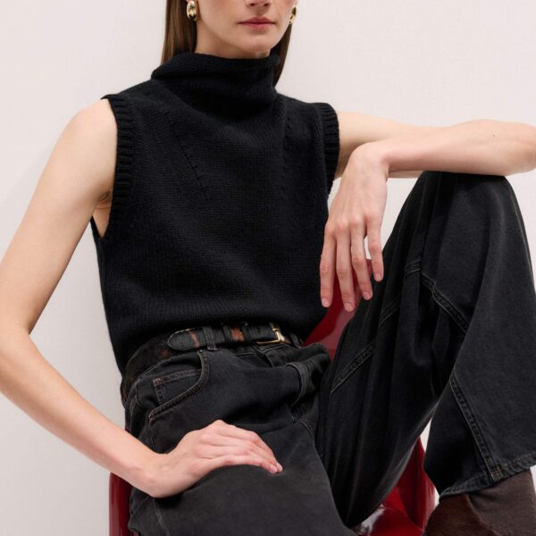 Me and Em Crop Sweater Vest – luxury British Black in Me and Em exclusively at Coveti