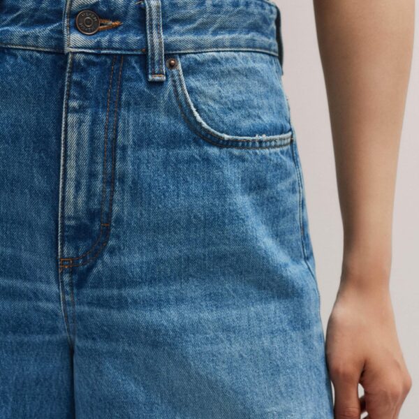 Me + Em Distressed Ultimate Wide-Leg Jean – luxury British Blue in Me and Em exclusively at Coveti