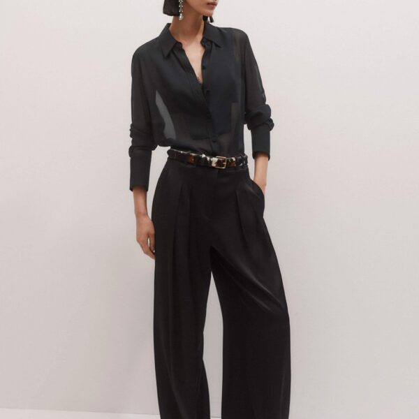 Me + Em Double Pleat Pant – luxury British Black in Me and Em exclusively at Coveti