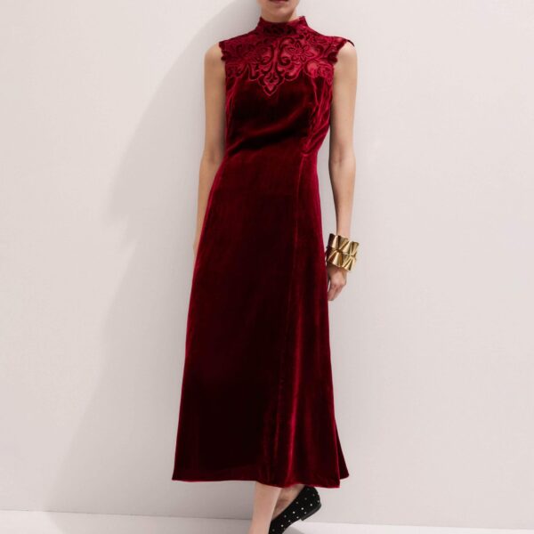 Me + Em Embroidered Midi Dress – luxury British Red in Me and Em exclusively at Coveti