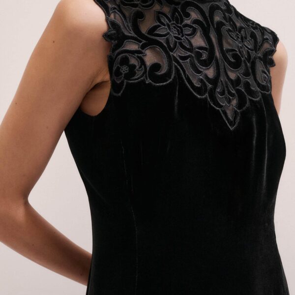 Me + Em Embroidered Midi Dress – luxury British Black in Me and Em exclusively at Coveti