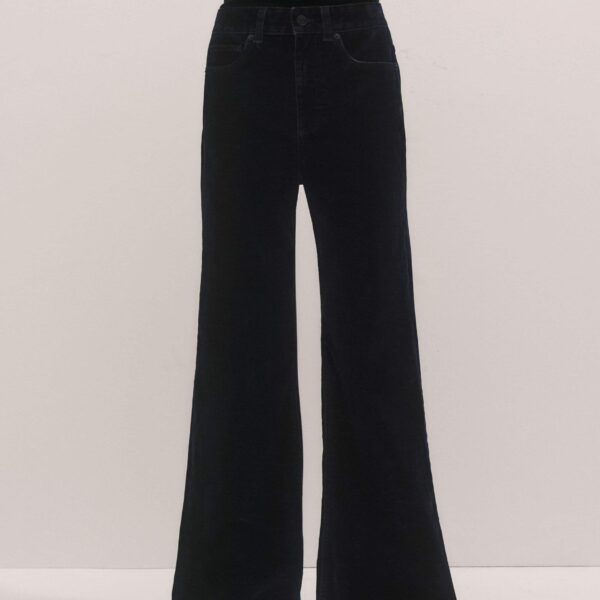 Me + Em Leg Elongator Jean – luxury British Blue in Me and Em exclusively at Coveti