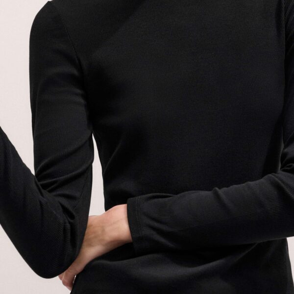 Me + Em Perfect Basic Top – luxury British Black in Me and Em exclusively at Coveti