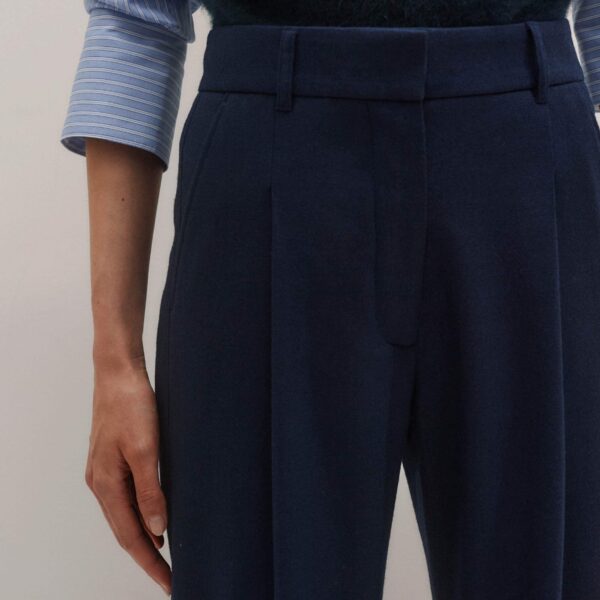 Me + Em Pleat Tapered Trouser – luxury British Blue in Me and Em exclusively at Coveti