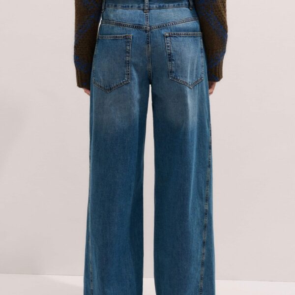 Me + Em Relaxed-Leg Jean – luxury British Blue in Me and Em exclusively at Coveti