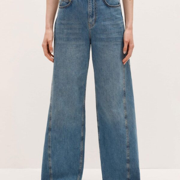 Me and Em Relaxed-Leg Jean – luxury British Blue in Me and Em exclusively at Coveti