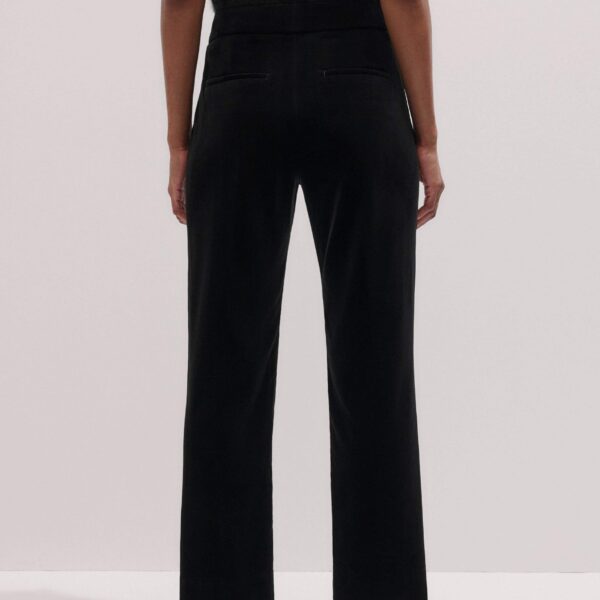 Me + Em Slim Crop Pant – luxury British Black in Me and Em exclusively at Coveti