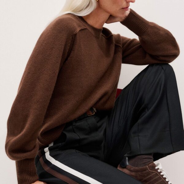 Me + Em Sporty Smart Man Pant – luxury British Black in Me and Em exclusively at Coveti