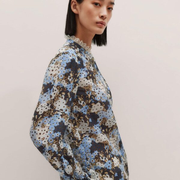 Me + Em Straight Blouse – luxury British Blue in Me and Em exclusively at Coveti