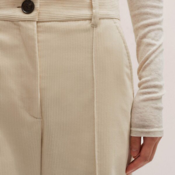 Me + Em Straight Crop Trouser – luxury British Ivory in Me and Em exclusively at Coveti