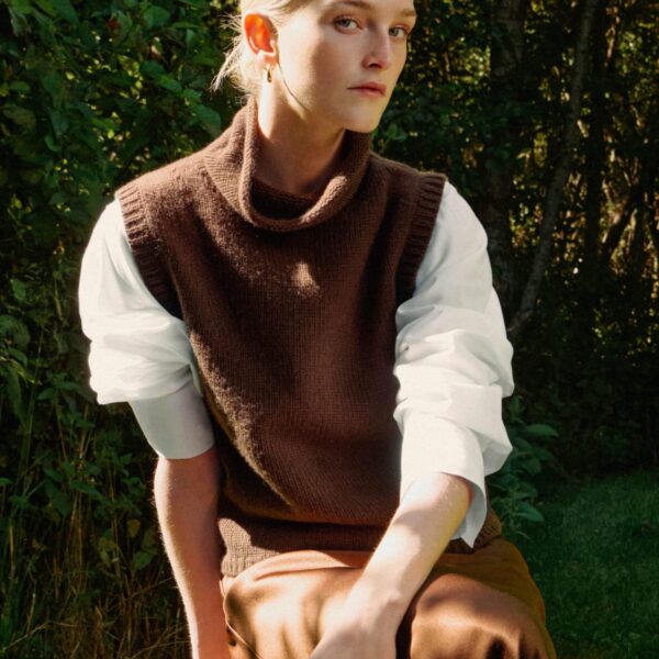 Me + Em Straight Crop Vest – luxury British Brown in Me and Em exclusively at Coveti