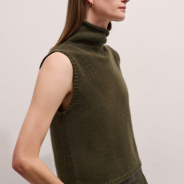 Me and Em Straight Crop Vest – luxury British Green in Me and Em exclusively at Coveti