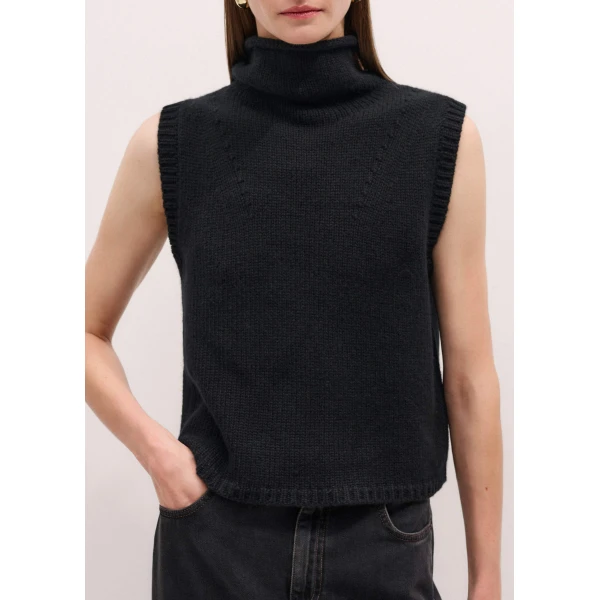 Me and Em Straight Crop Vest, view 6